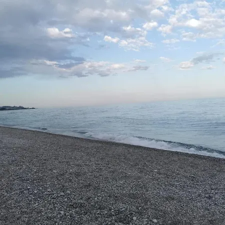 Casa Vacanze Con Tutti I Comfort. Nyaraló Gioiosa Ionica